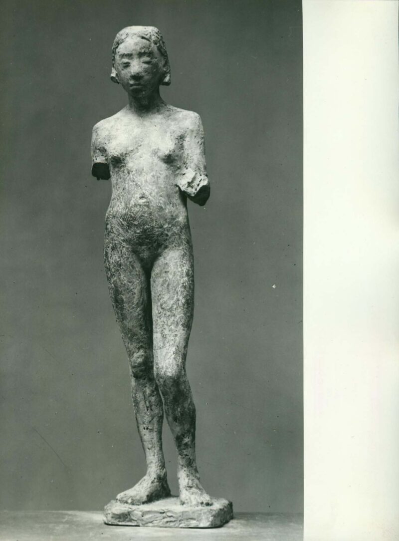 Abbildung von „Fotografie von Fritz Cremers Plastik „Römisches Mädchen““